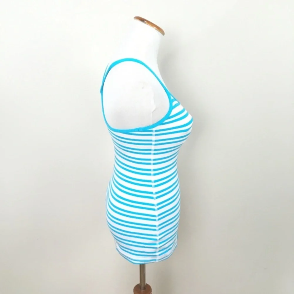 Lululemon Power Y Tank Racerback Periwinkle Stripe Blue White Top‎ Women’s Sz 4